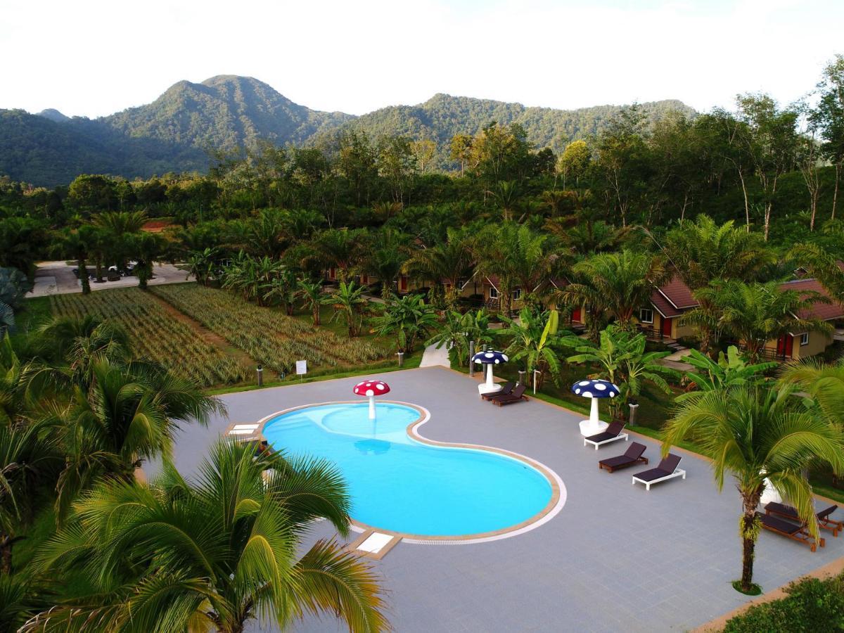 Katathong Golf Resort & Spa Phang Nga Exteriör bild