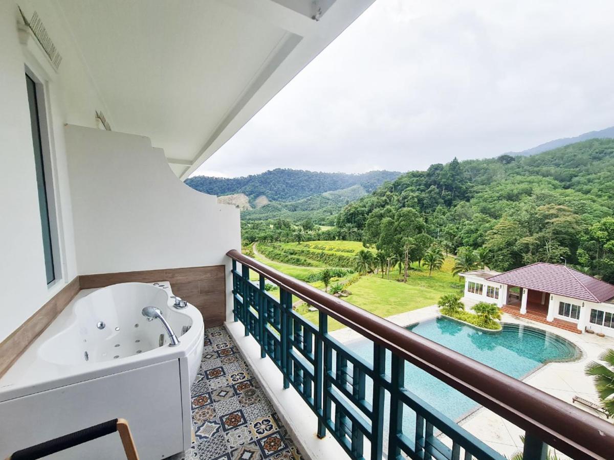 Katathong Golf Resort & Spa Phang Nga Exteriör bild